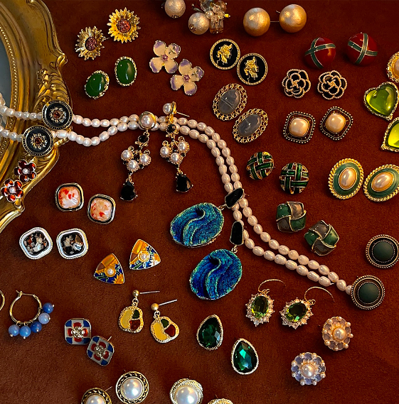 Enamel Square Stud Earrings