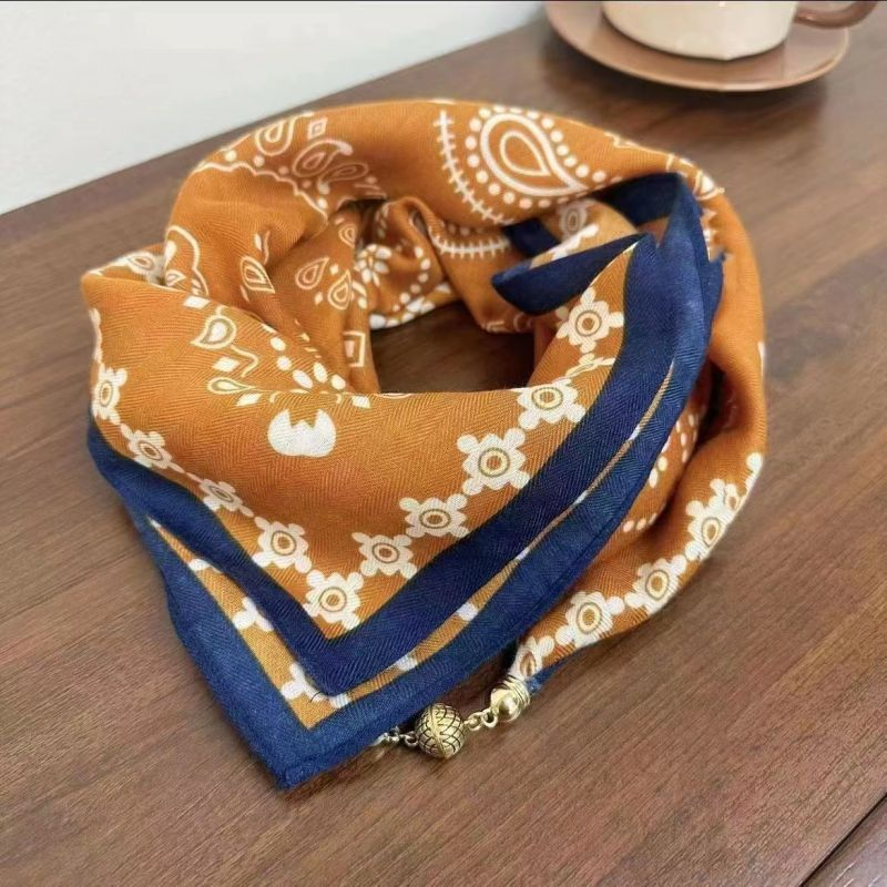Winter Magnetic - Buckle Scarf, 70 x 70cm